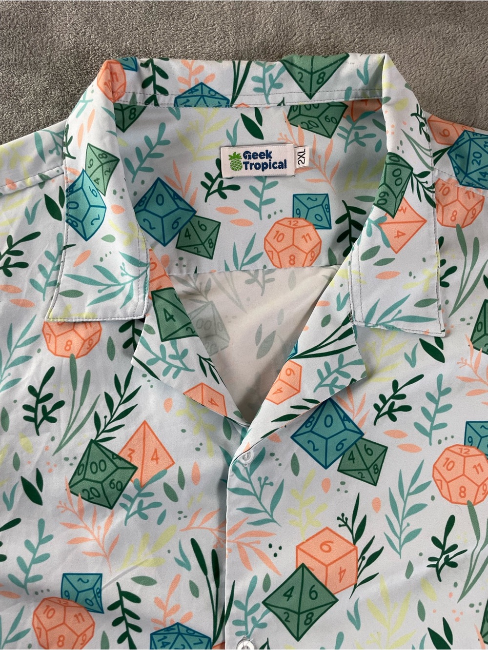 Geek Tropical Hawaiian Shirt Men’s 2XL Game Dice 20 Sided 8 Sided Vacation Aloha